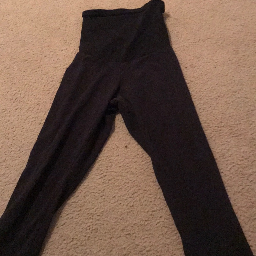 Cropped maternity leggings